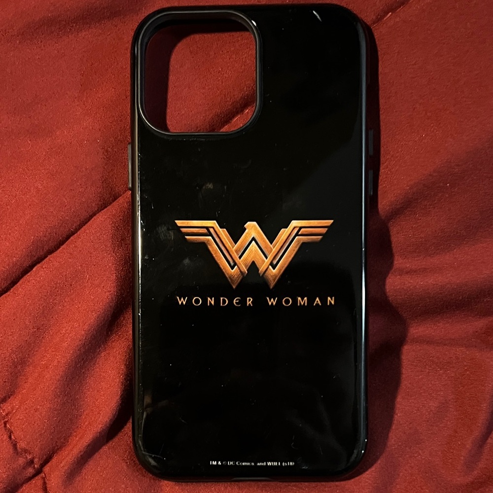 Wonder Woman Black and Gold Phone Case - Picture 1 of 2